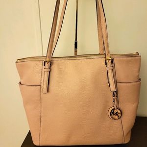 Blush pink Michael Kors Jet Set Tote